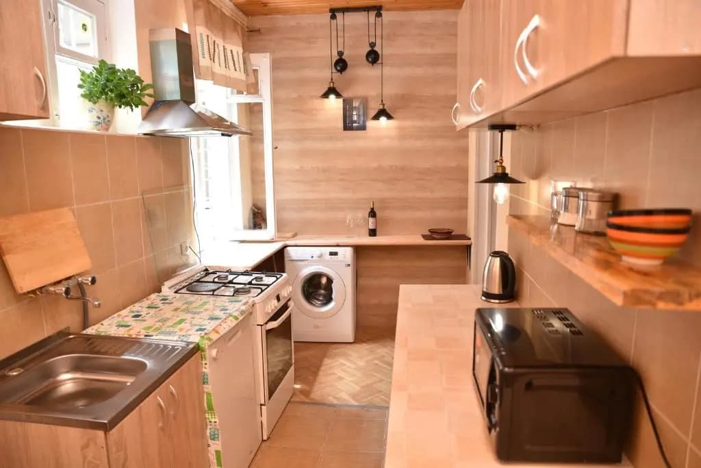 3 BD App with cozy Garden - photo 12