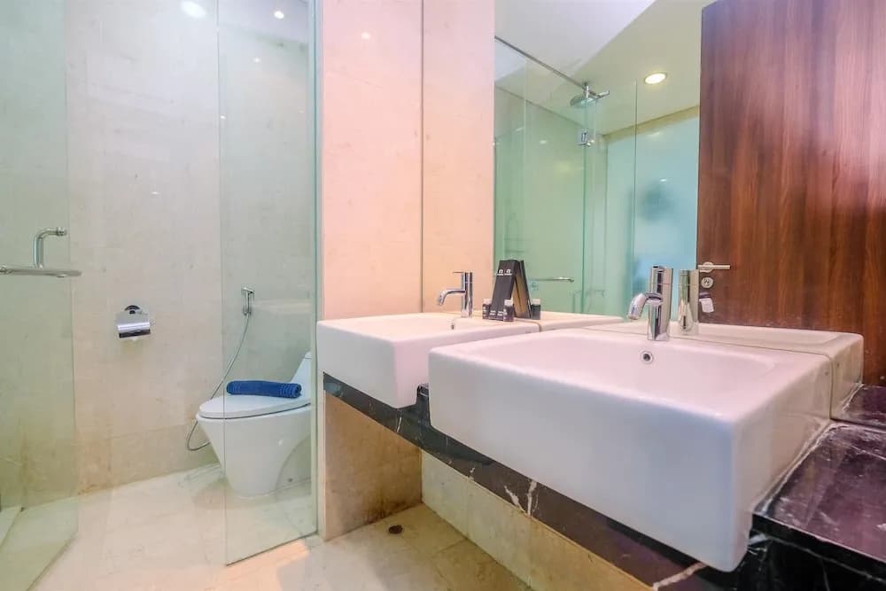 Luxurious 2BR Kemang Village Apartment - photo 8