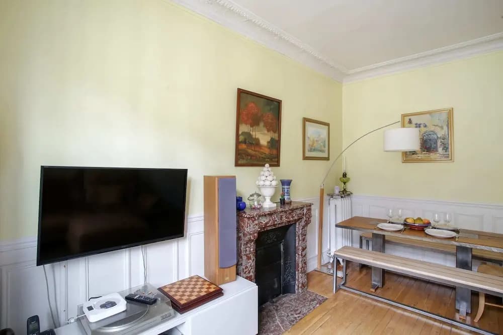 Comfortable Parisian Home 2mins From Metro Line 7 - photo 4