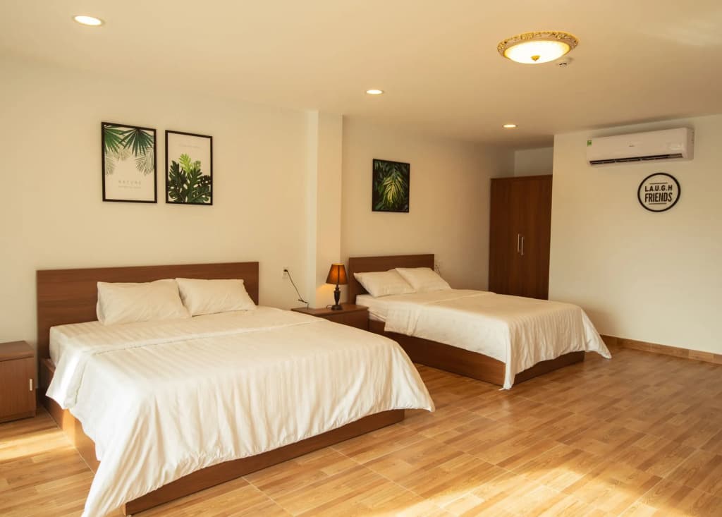 Vic House - photo 2