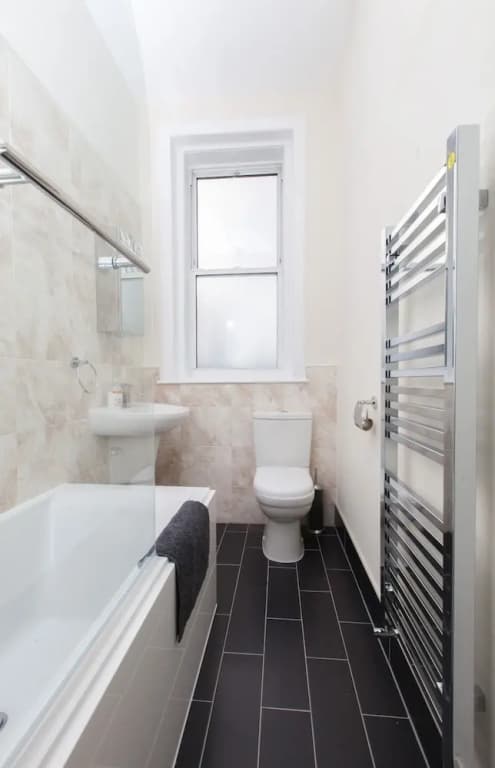 Spacious 2-br Flat for 4 in Morningside - photo 8