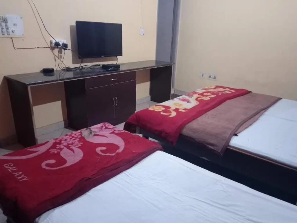Yash Guest House - photo 13
