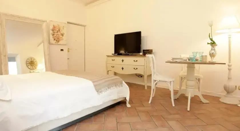 Spanish Steps Suite - photo 2