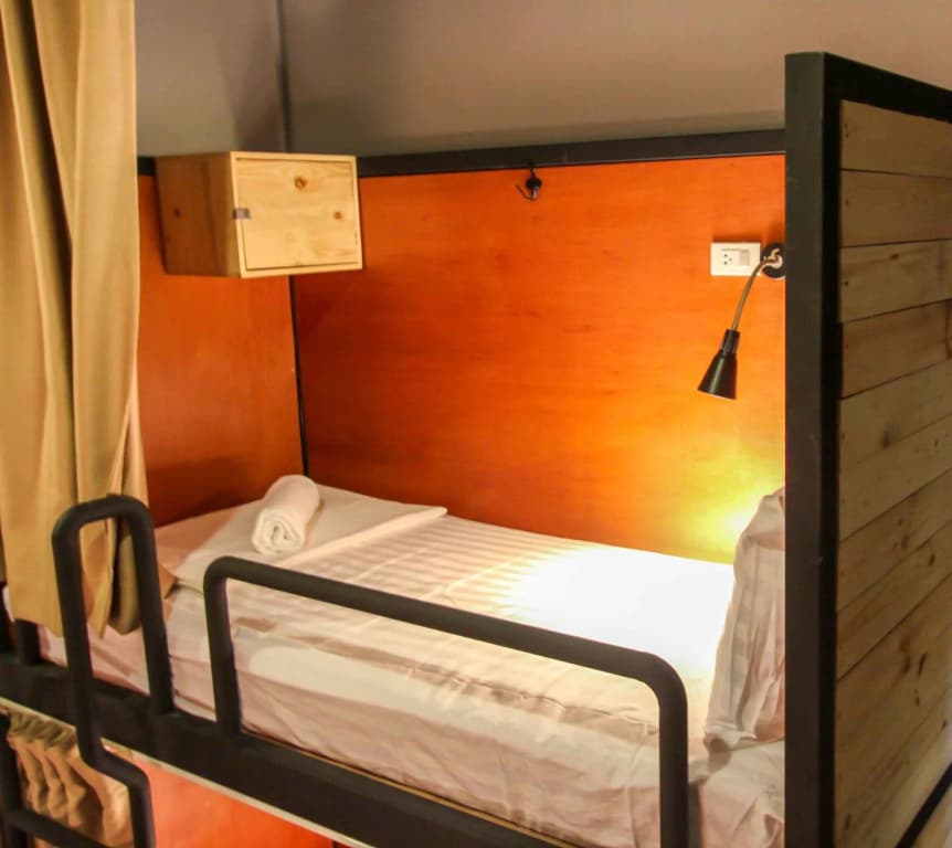 Thonglor Travellers Hostel & Cafe - photo 3