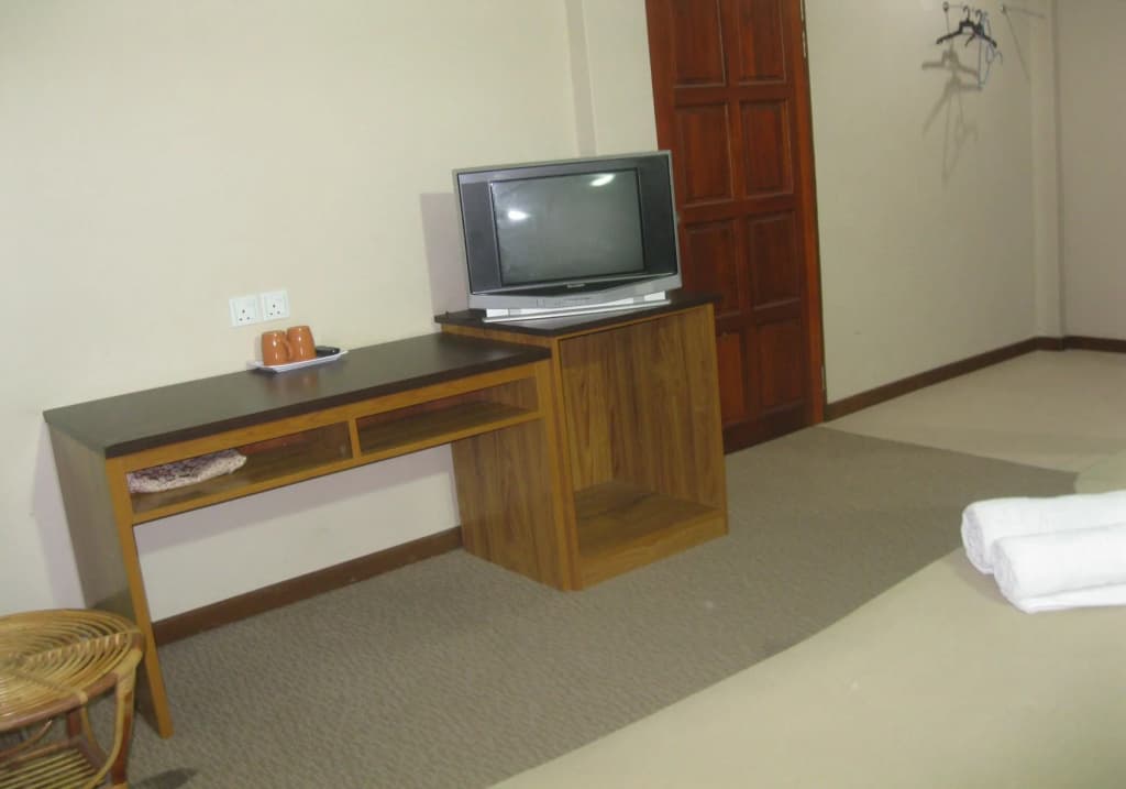 Baron Waterfront Hotel - photo 3