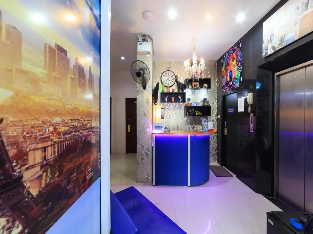 7 Sky Residency - photo 10