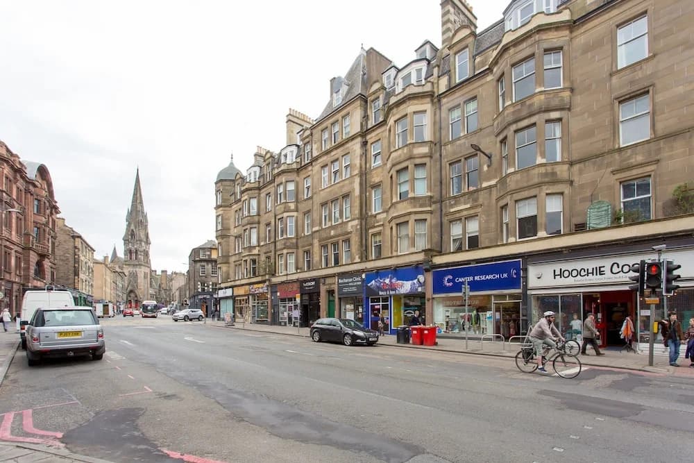 2 Bedroom Flat in Edinburgh - main photo