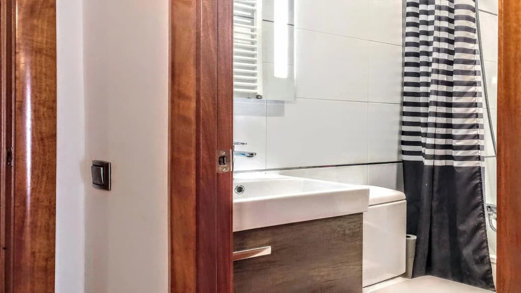Charming 3BR & sunny Terrace in Eixample - Noname - photo 10