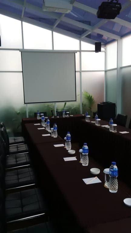 V Hotel Tebet - photo 10
