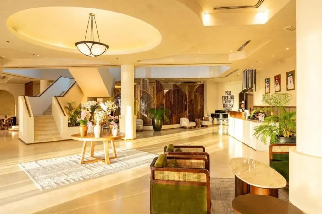 Majestic Cove Hotel - photo 2