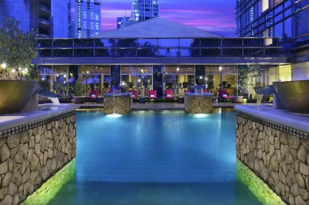 The Ritz-Carlton Jakarta, Mega Kuningan - photo 10