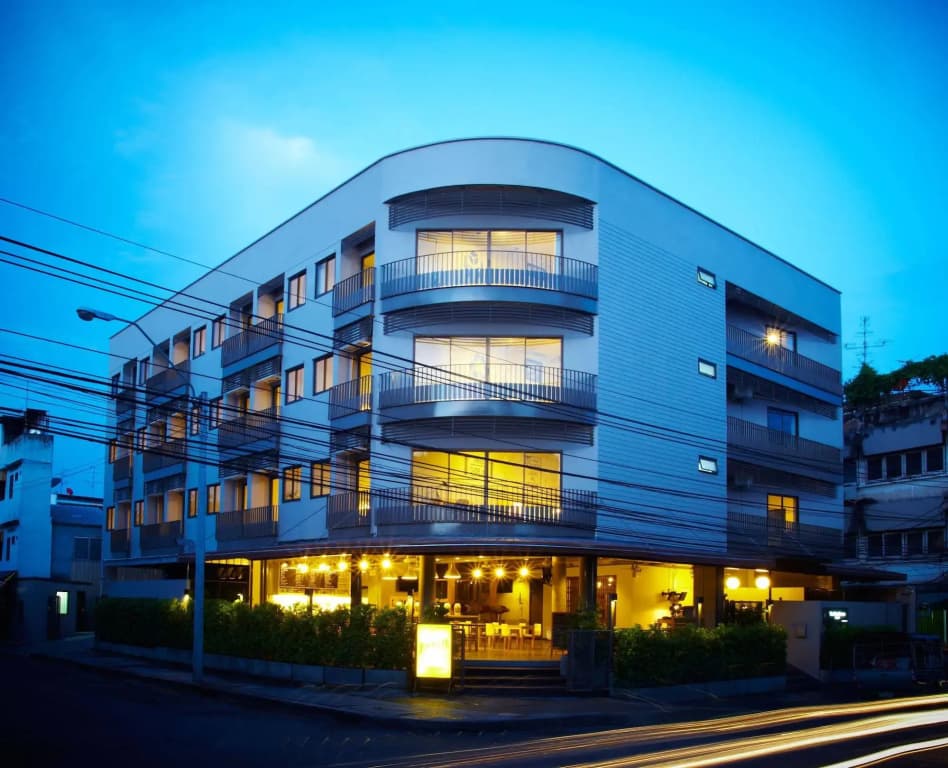 Siri Oriental Bangkok Hotel - photo 1