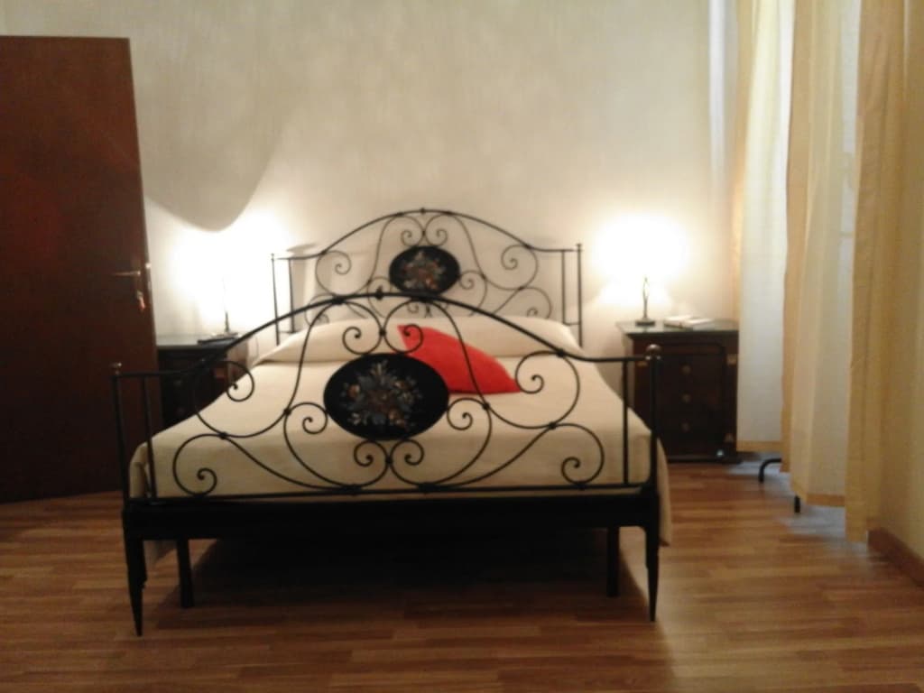 Rome Center Rooms - photo 4