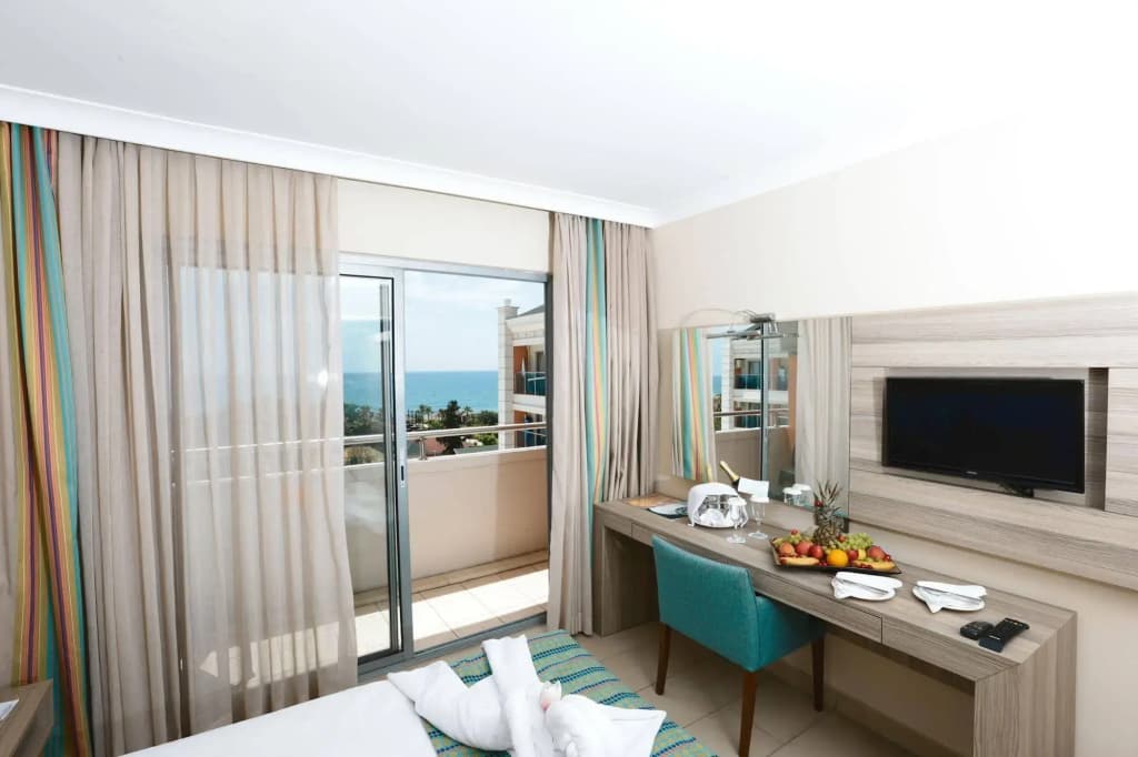 Insula Resort & Spa - photo 5