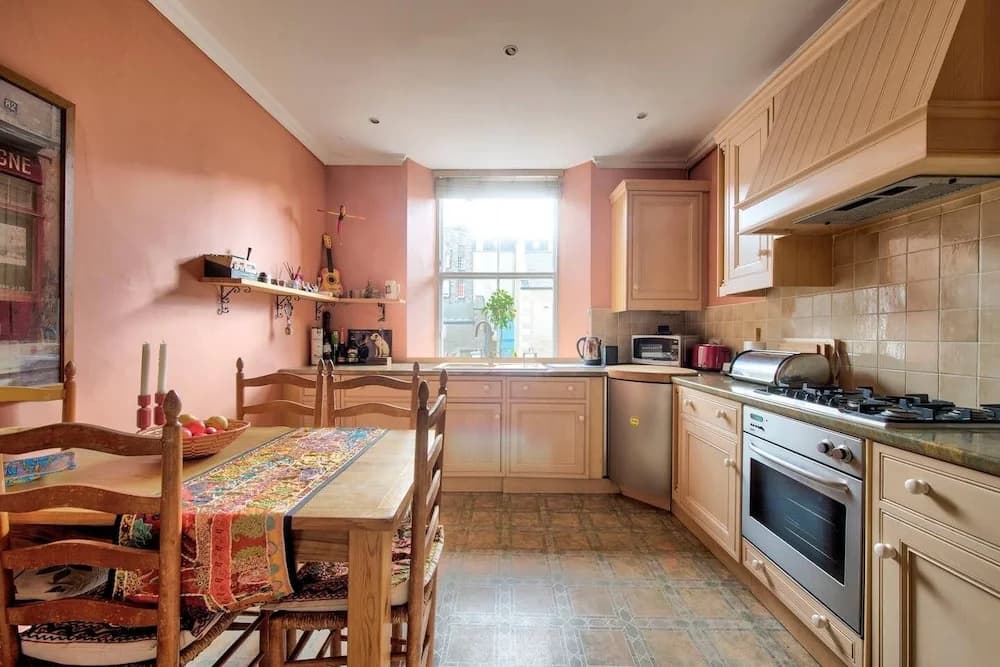 Beautiful 1 Bedroom City Centre Apartment - photo 16