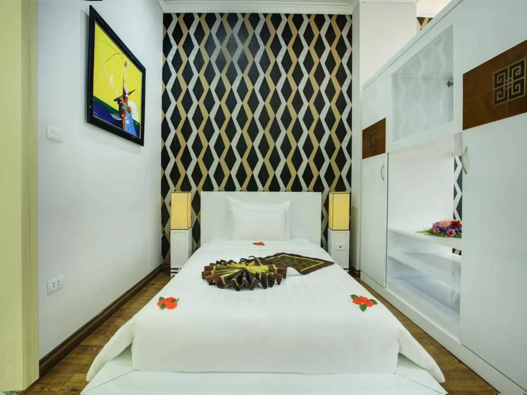 Diamond Legend Hotel - photo 4