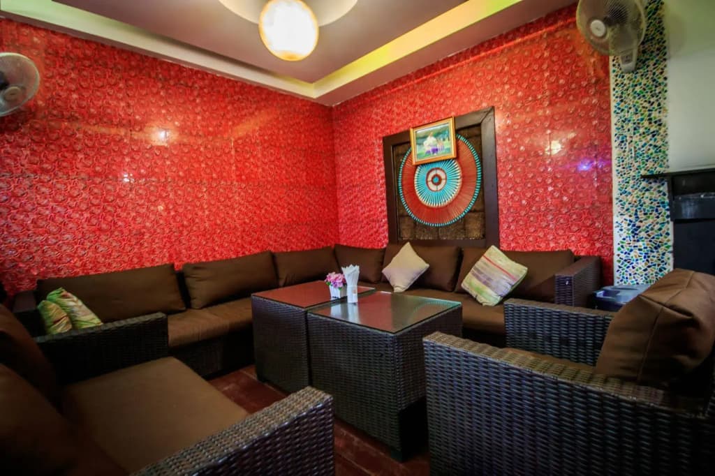 Trash and Glam Beach Lounge - photo 1