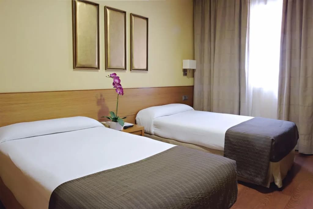 Hotel Sterling - photo 45