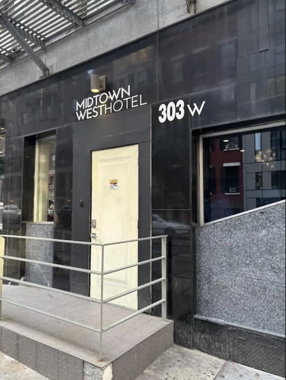 Midtown West Hotel - photo 20