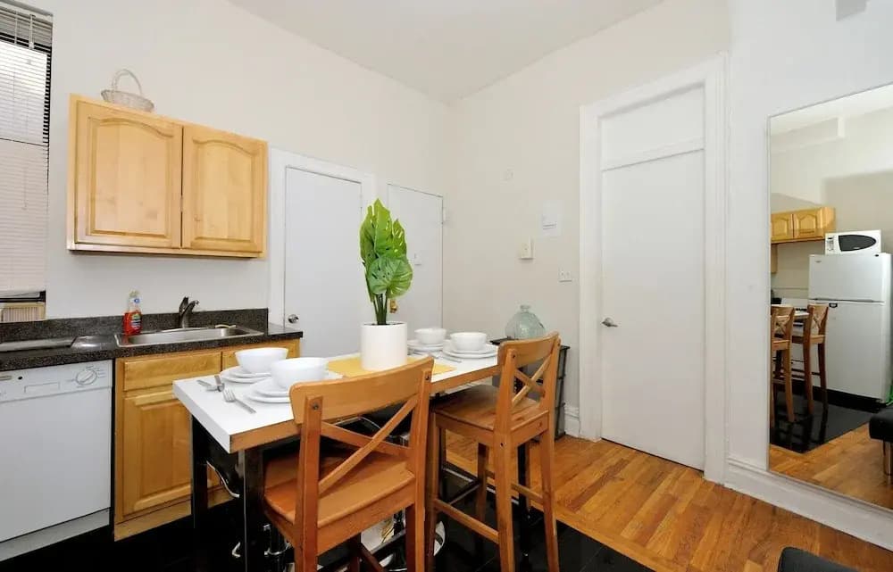 Midtown West Furnished Apartment 3BR Perfect Share - photo 14