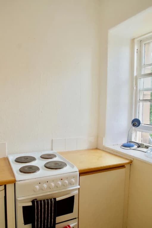 Centrally Located Meadows Flat - photo 11