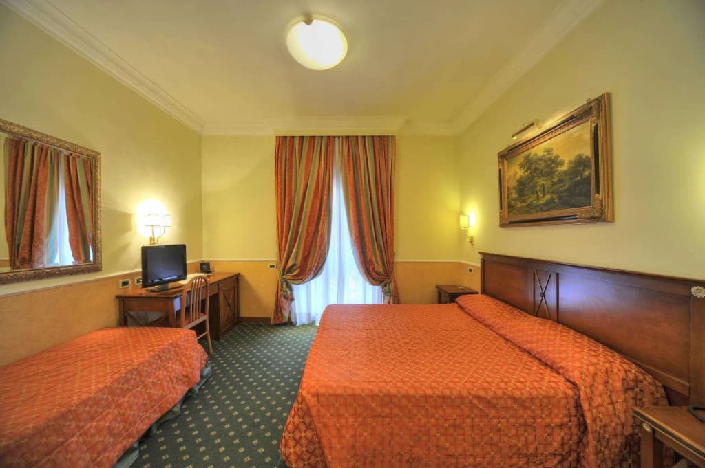 Aurora Garden Hotel - photo 3