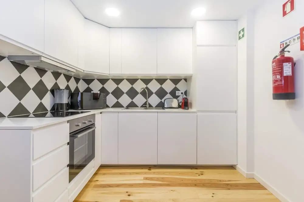 Amazing 3-bedroom Apartment in City Center - Fits 8 - photo 15