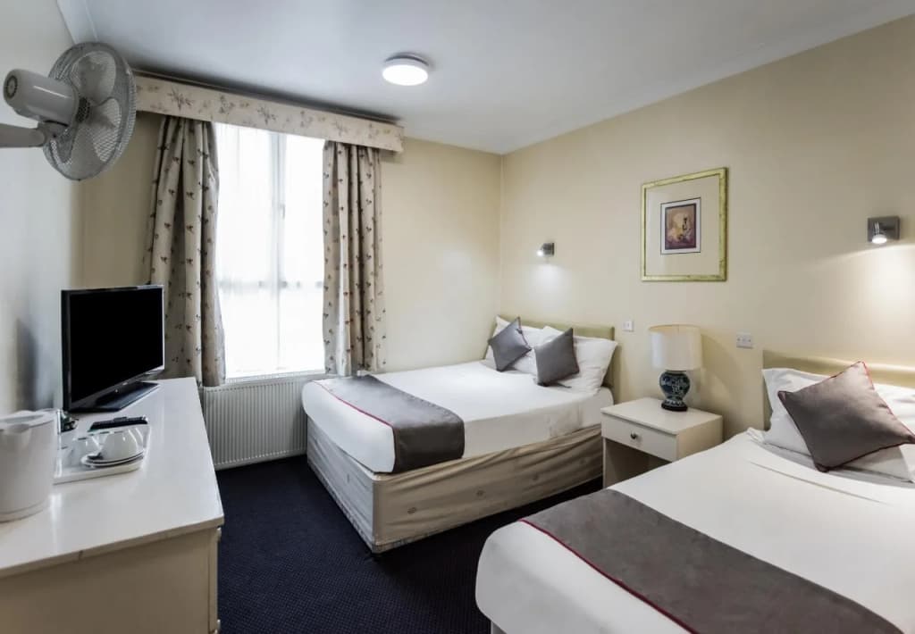 OYO Grantly Hotel - photo 3