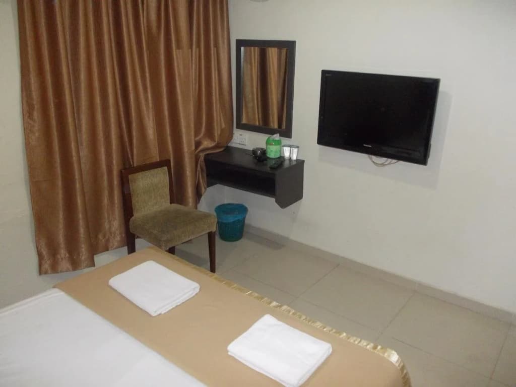 Newtown Star Hotel - photo 3