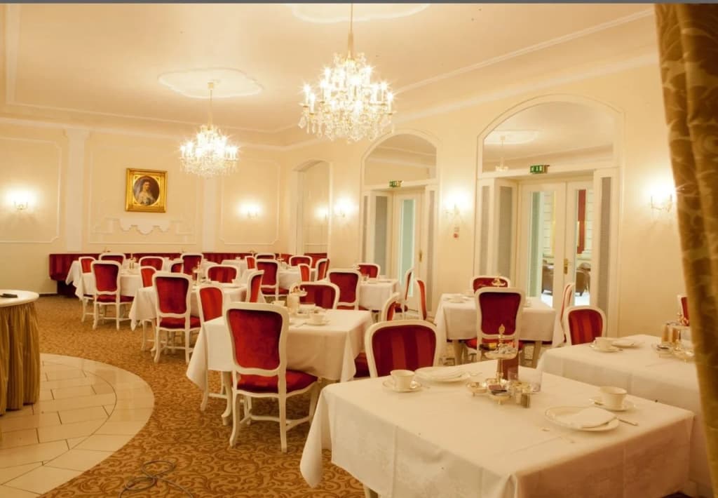 Hotel Kaiserin Elisabeth - photo 12