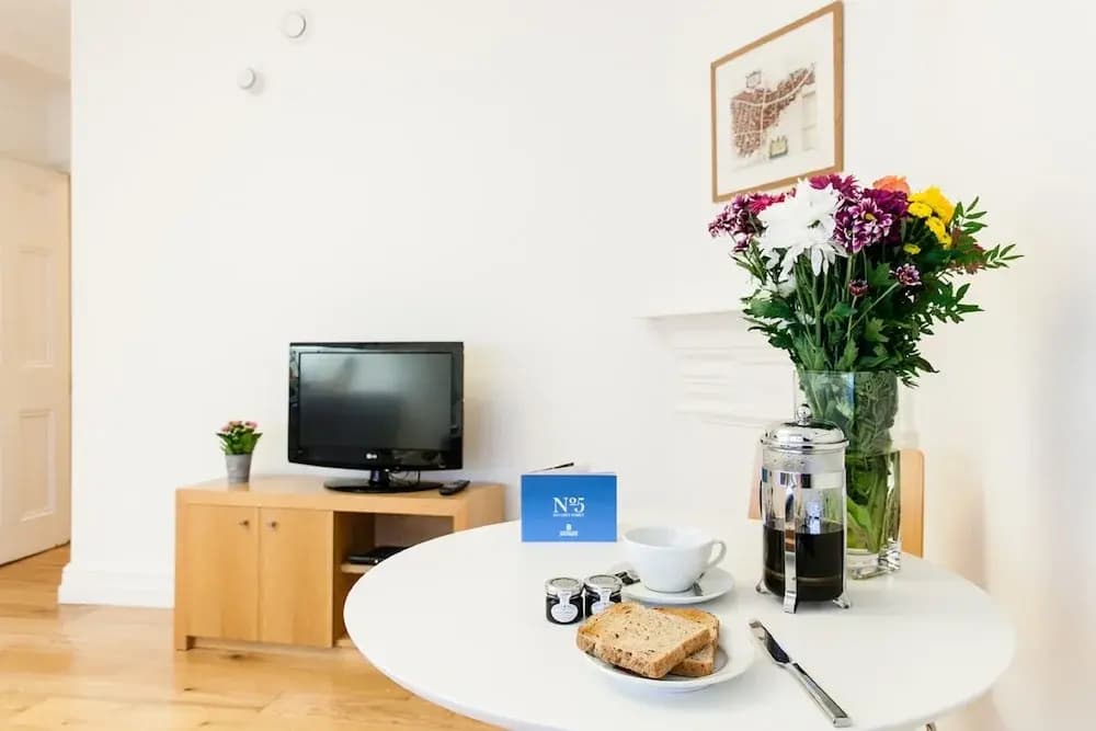 Blueprint Apartments-No 5 Doughty Street - photo 11