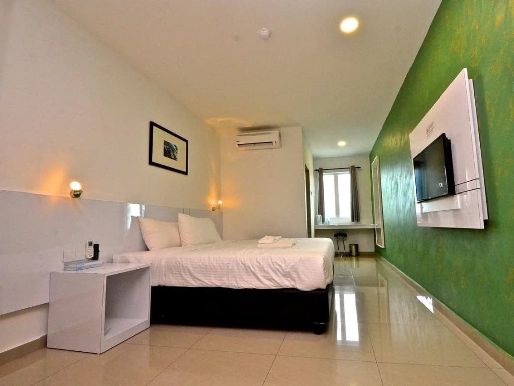 Yew Boutique Hotel - photo 4