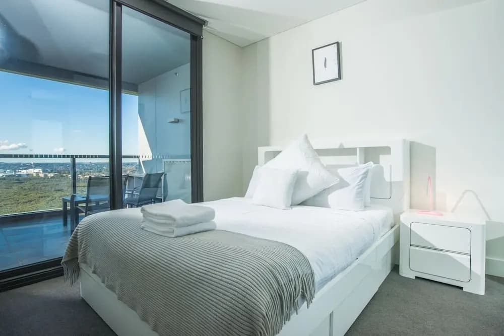 2bed1bath High-end APT at Olympic Parkviews+p - photo 4