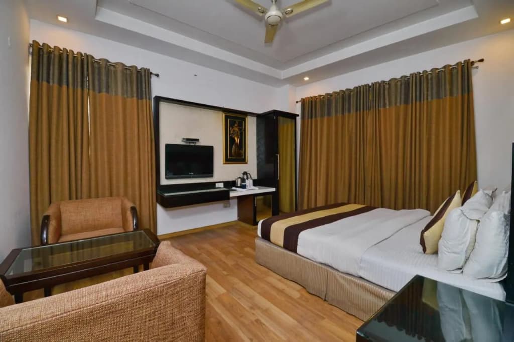 Hotel Krishna - photo 30