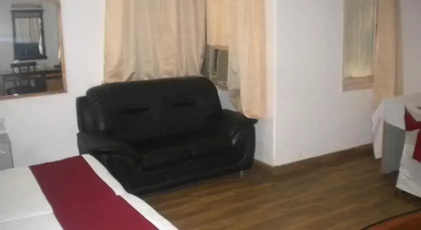 Star Woods Inn - photo 5