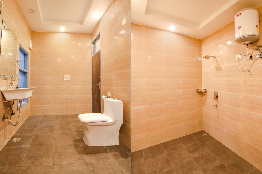 FabHotel Signature Luxe Inn - photo 8