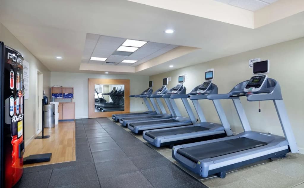 Doubletree By Hilton New York Jfk Airport Hotel - photo 13