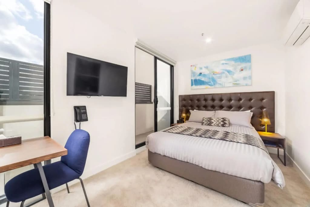 Whitehorse Apartment Hotel - photo 3