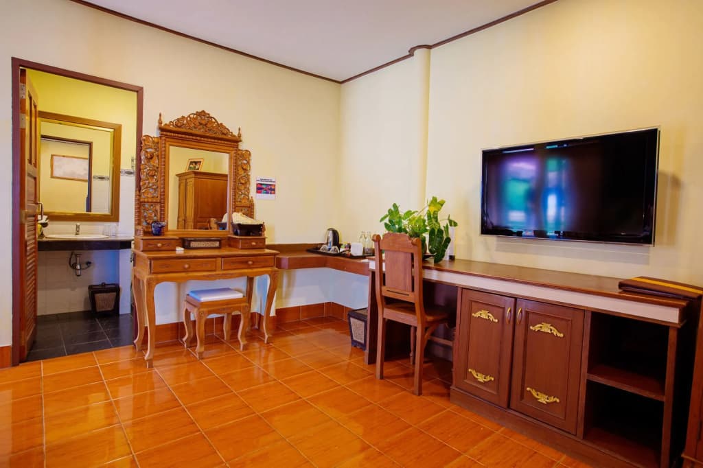 Buri Beach Resort - photo 2