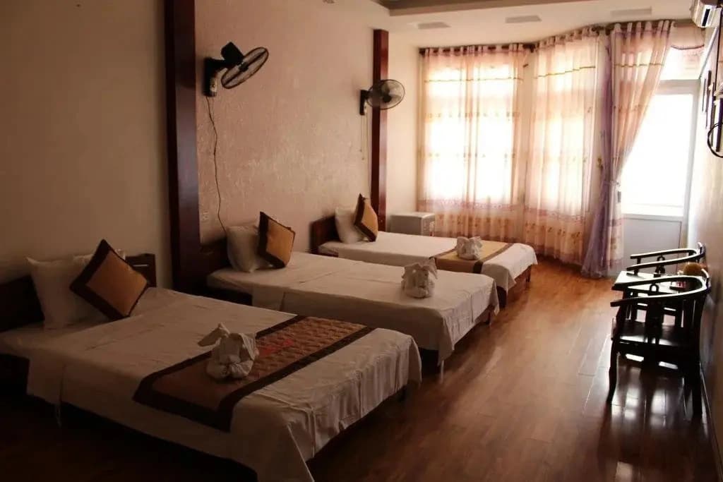 Halong Party Hotel - photo 1