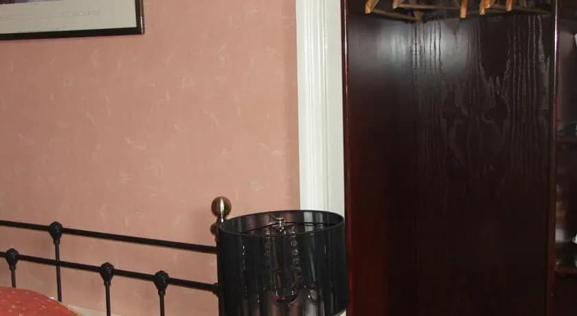 Eyre Guest House - photo 5