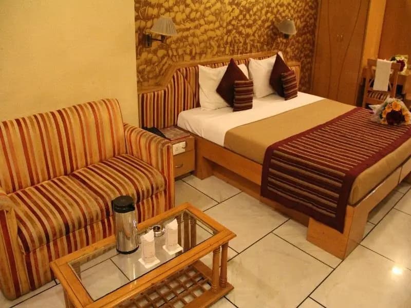 Hotel Singh International - photo 34