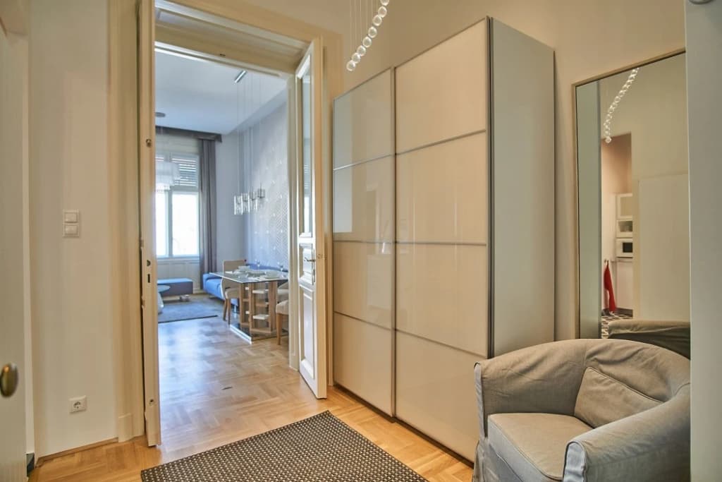 Basilica Apartment - photo 4