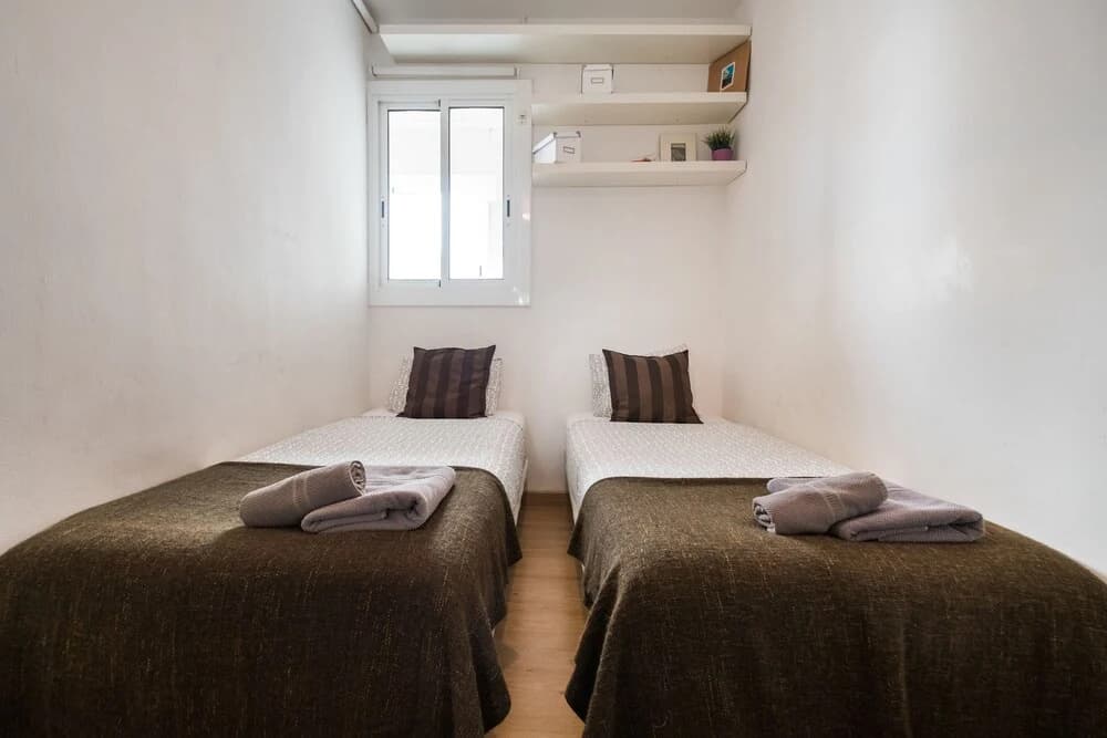 Avenida Apartments Vallhonrat - photo 9