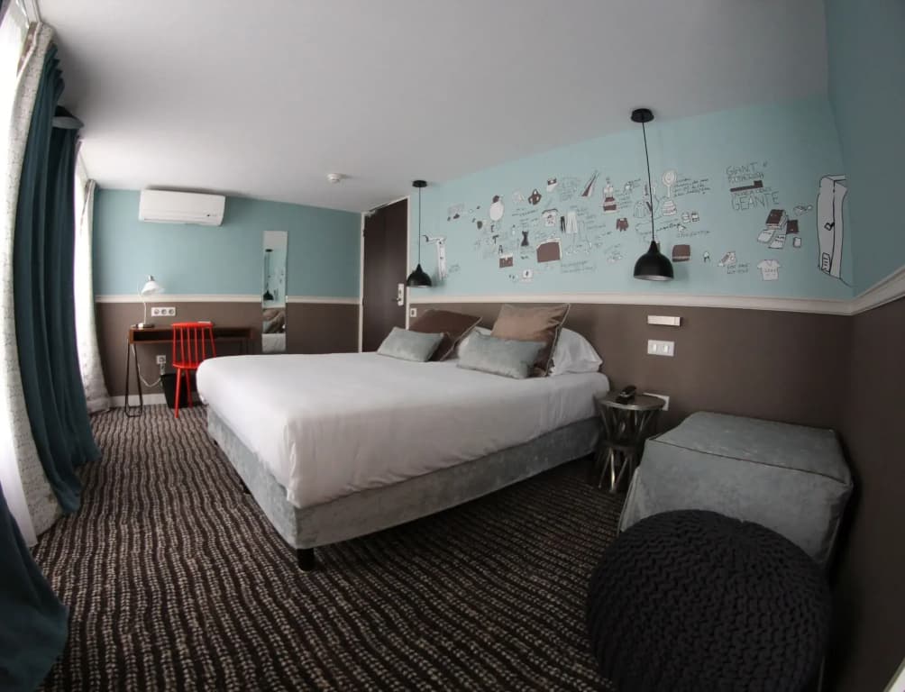 Hôtel Les 3 Poussins - photo 2