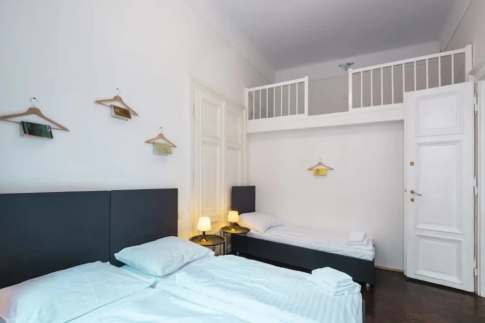 Hybernska Apartments - photo 6