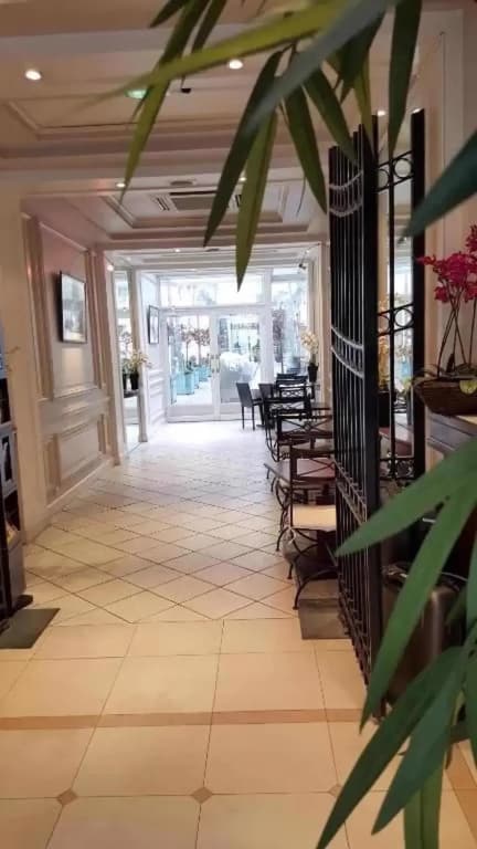 Hotel Unic Renoir Saint Germain - photo 13
