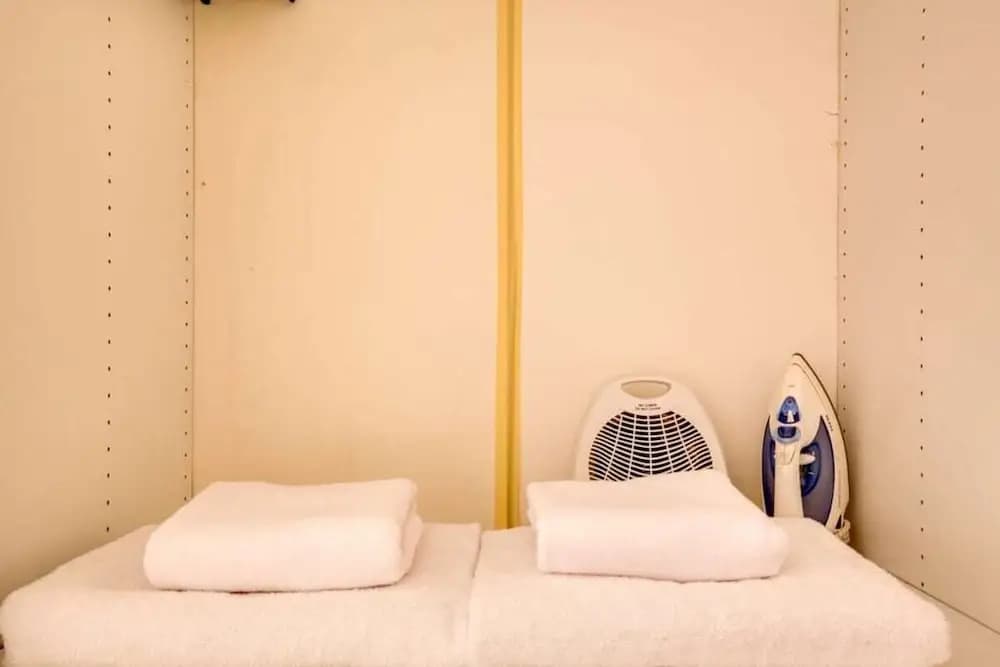 Modern 2 Bed Flat in Trendy Poble Sec - photo 4