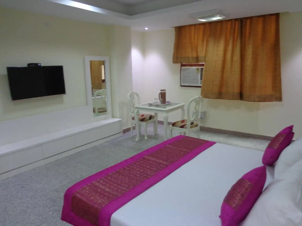 Airport Hotel The Paramont - photo 6