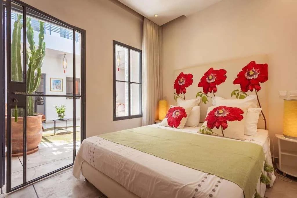 Riad La Sarrazine - photo 4